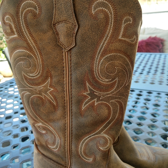 Durango Mid-Calf  Boots with Embroidered Design - Picture 1 of 5